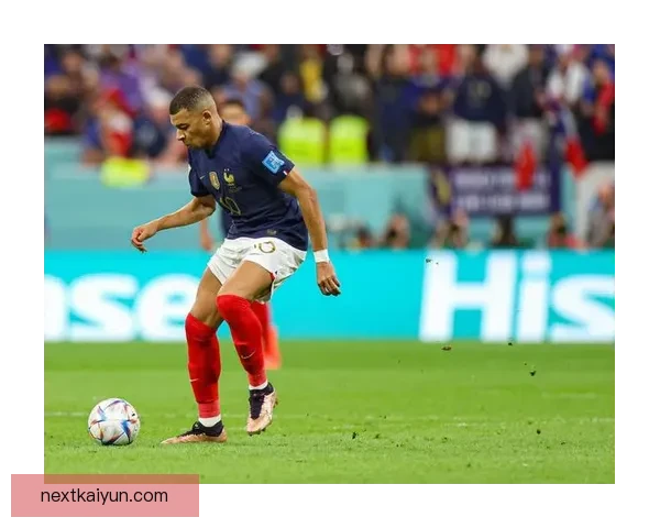 姆巴佩在世界杯赛场表现稳健，值得关注的全新成就再添荣光